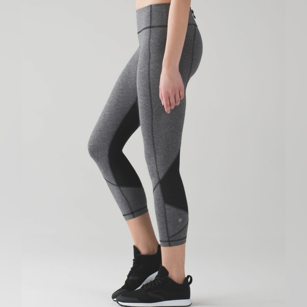 Lululemon Pace Rival Crop (22") Formation Alpine White Black Luxtreme Size 6